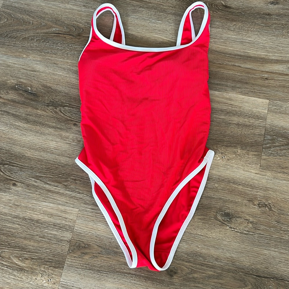 Lain Snow like new red one piece